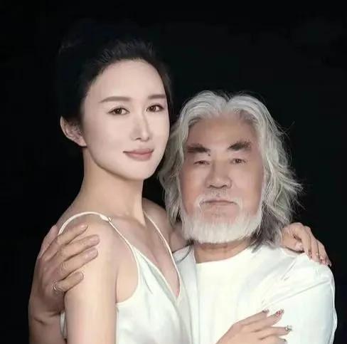 此时此刻张纪中最后悔的事不是这么大年纪还有一个小娃娃，也不是不留心结果撞车了