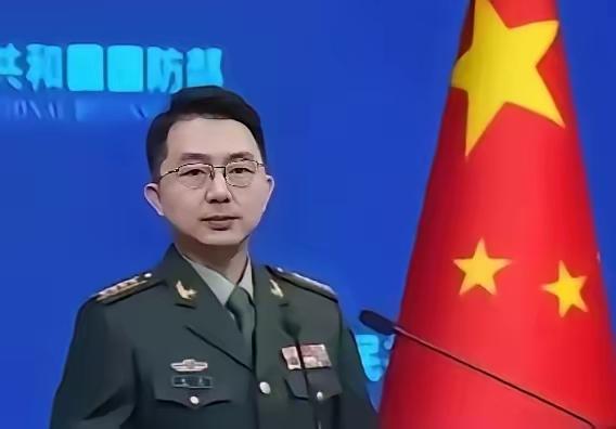 荷兰海军这回彻底懵了。万里迢迢跑到南海“刷存在感”，结果连对手的影子都没看清，就