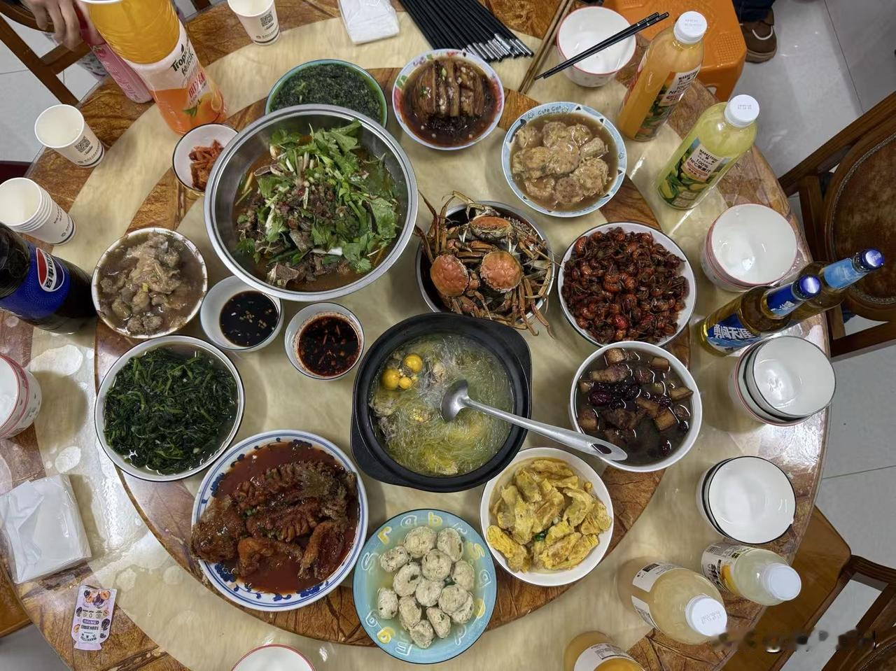 你们过年也是两边吃年夜饭吗？我们十年来都是两边吃团年饭，一般都是先在岳父家吃