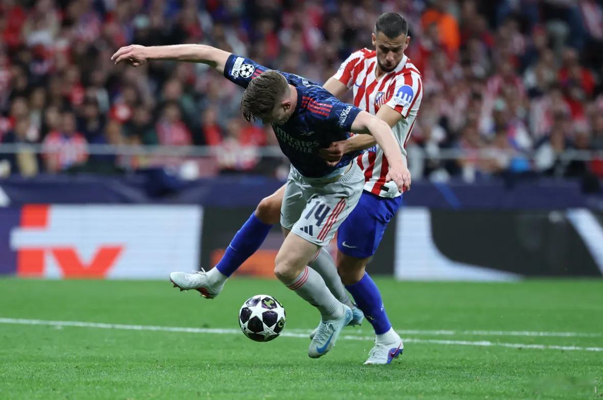 马竞1比1阿森纳对于约克雷斯，我只能用半身半鬼来形容。甚至在同一场比赛非常接近