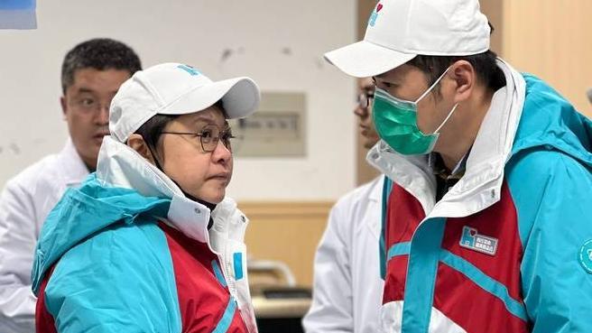 五年前她被全网骂到退圈,如今真相撕开伤疤:这场对善意的绞杀,我们都欠她一句道歉