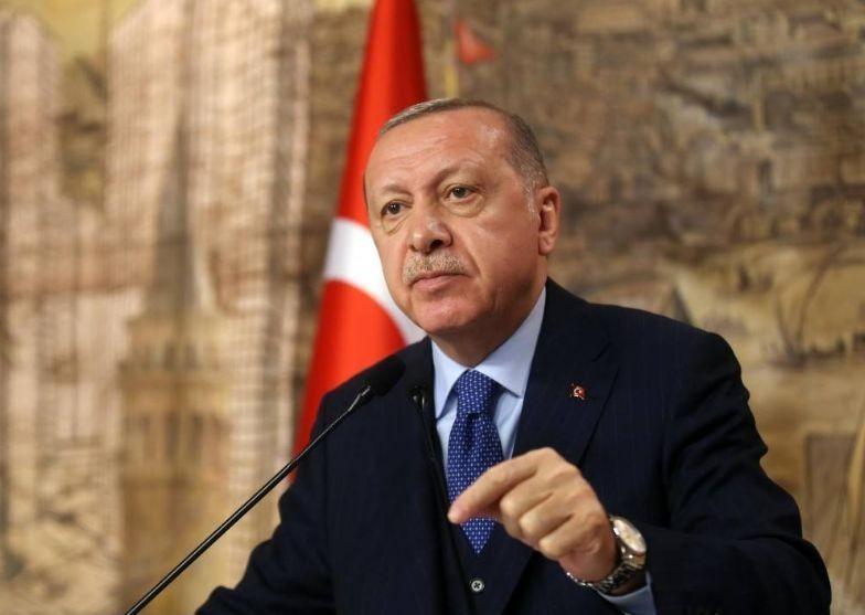 2015年11月24日，叙利亚边境的天空突然闪过一道白烟。俄罗斯苏-24战机