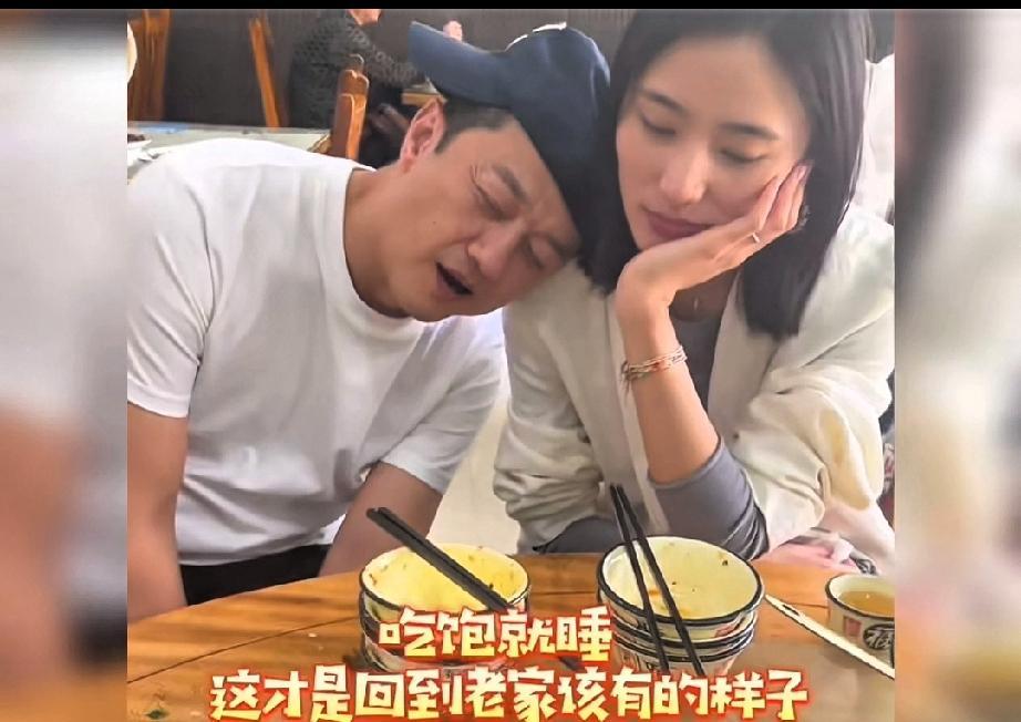 在凉山那家小破馆子，吃完那6个菜，我才算看懂，李亚鹏为什么没能留住王菲。不是钱