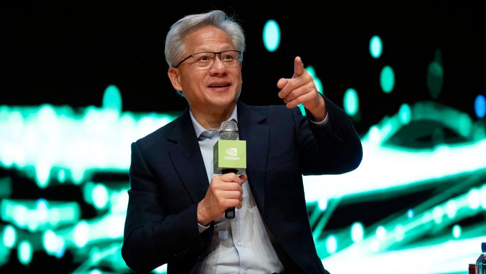 黄仁勋说它是"灾难"，它转头就融了500亿——DeepSeek在下一盘什么棋一
