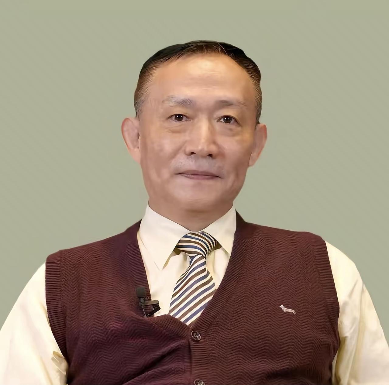 最狠的间谍，不偷你的情报，也不策反你的人。人家直接在你家里，帮你“立规矩”！现