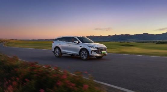 唐DM-i175KM版,唐就是最适合中国大家庭的七座SUV，无法反驳，新车超级