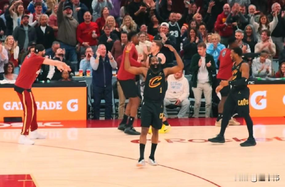 无私登哥！梅里尔谈哈登：“跟哈登一起打球真是太舒服了。”“他一直在给我创