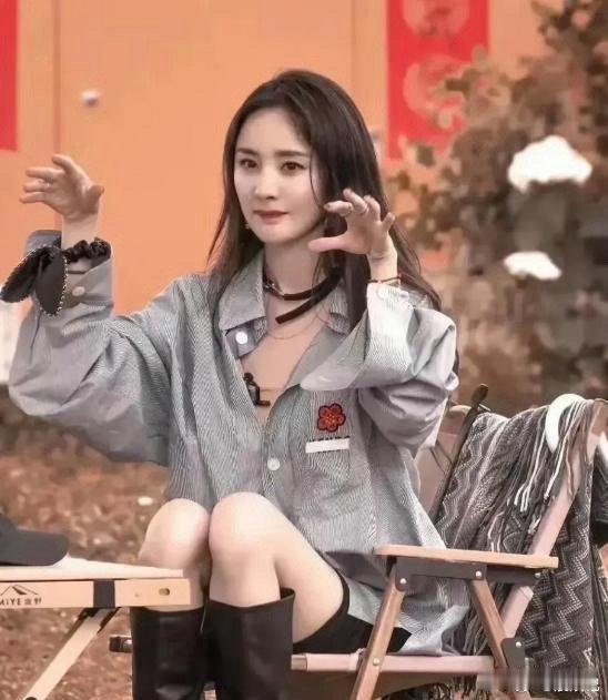 杨幂上了真人秀，37岁还满满的少女感​​​