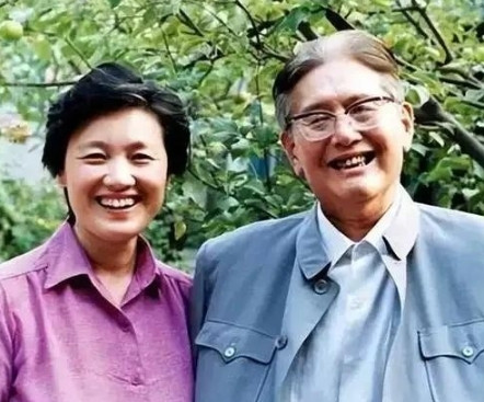 单位有个部长被派去驻村5年了，明眼人一看，其实是被边缘化了，但是这个部长非常高兴
