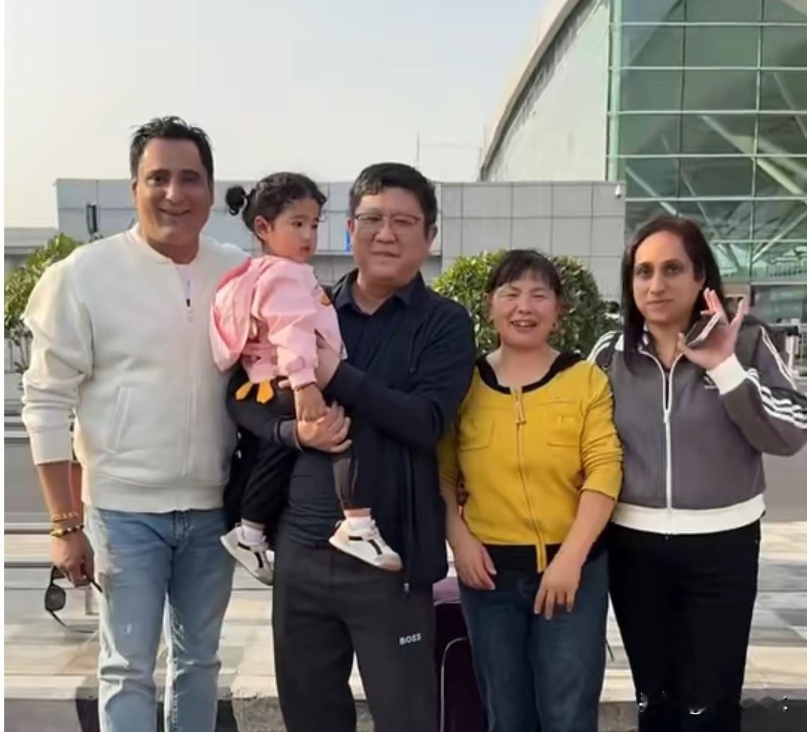 有位中国媳妇分享和印度老公一家的生活，没刻意迎合“印度脏乱差”的主流印象，如实拍