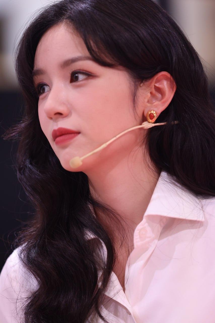 这骨盆前倾了吗？女神美爆了每日分享优雅气质