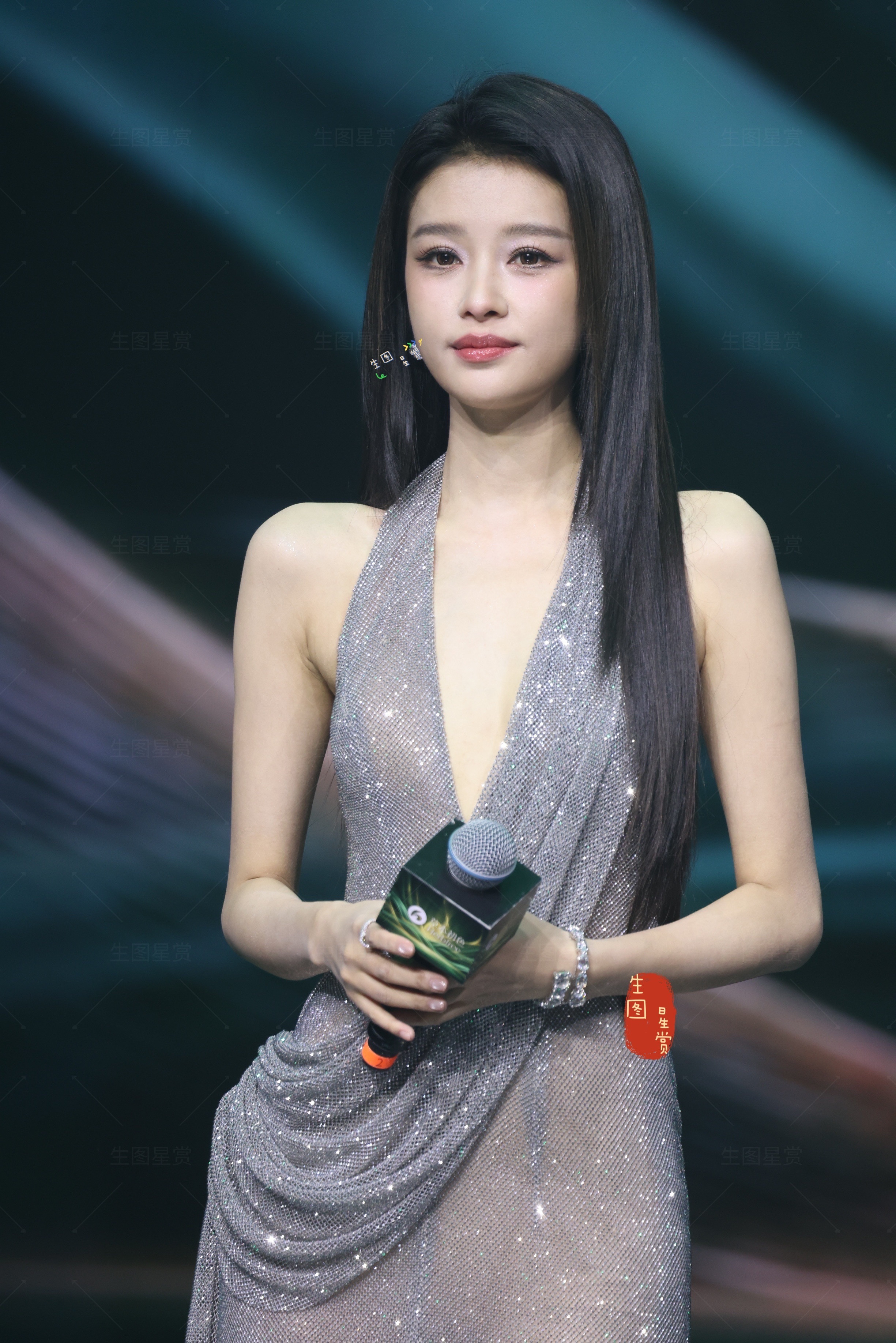 孙怡杭州草本初色内场出图身材比例绝绝，那么美那么辣孙怡好辣孙怡黑长直亮片裙