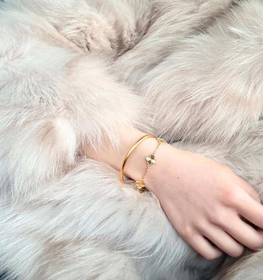 黄金市场昨晚真的炸了，今早一睁眼，消息直接让人倒吸一口凉气。首饰金价一晚上每