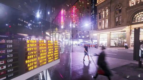 申万期货年终奖引爆舆论近日，申万期货年终奖分配悬殊引发轩然大波。网传截图显示