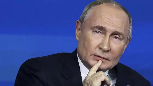 2021年，美国记者提问普京，如果中国要解放台湾，俄罗斯会不会掺和一把？普京干脆