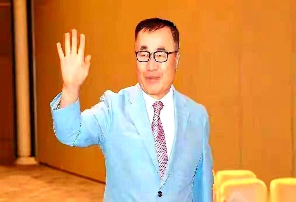 最寒心的事儿是什么？就是你把人当宝，人家把你当梯子。用完一脚踹开，连句“谢谢