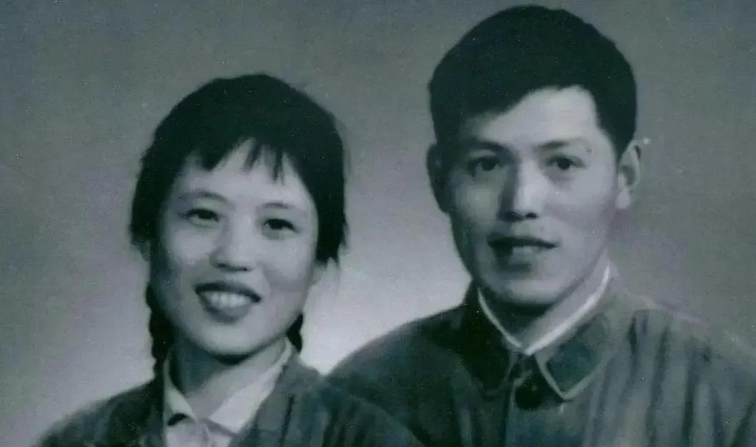 1960年，主席警卫沈同偷偷交了女朋友，没告诉主席。主席得知后，叫来沈同：“你今