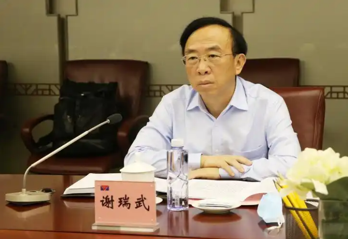 一正一副两名厅官一天内同时被查，且都是任上被查，分别是成都市人大常委会党组副书记