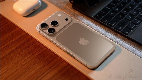 iPhone17Pro支持8倍光学变焦苹果的长焦大家懂的都懂，可以看看我们之前