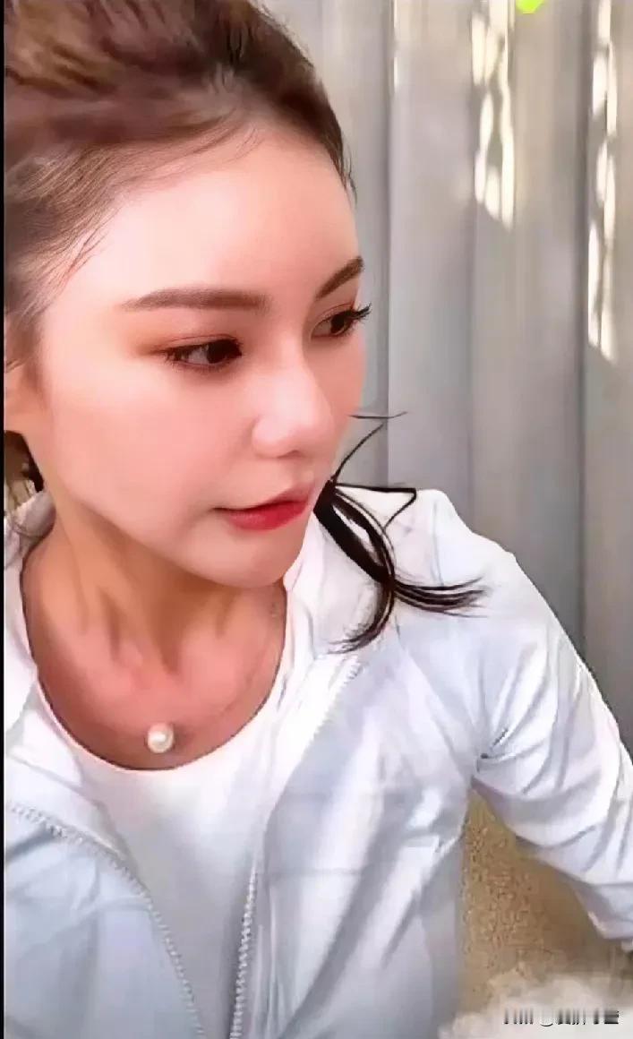 就算她真的不能生育，也无所谓了！她要是能生，早就生一个足球队了也不可能到汪手里，