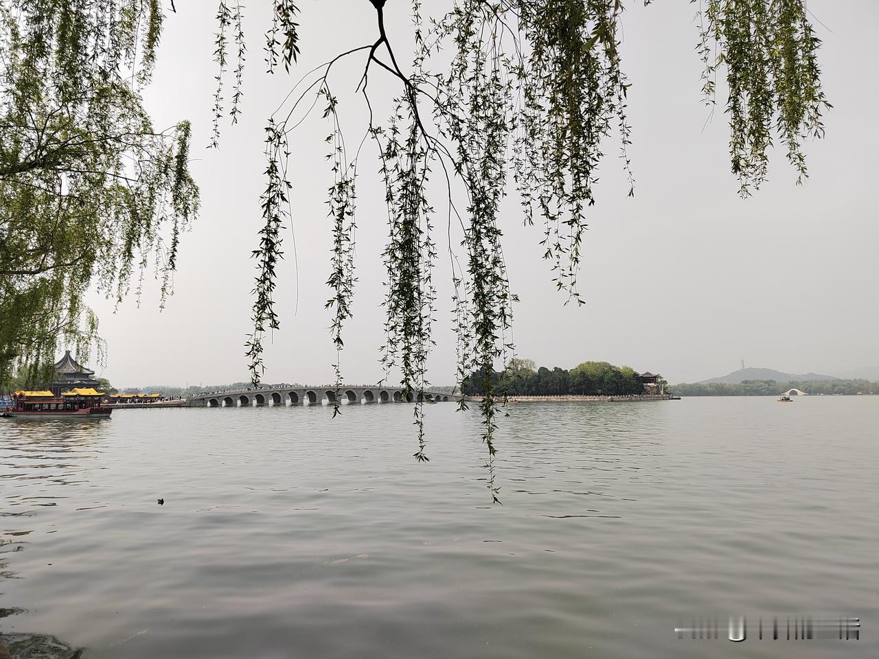 晒图笔记大赛颐和园是皇家园林的典范，坐落在北京西郊，融合自然与人文的精髓。这里湖