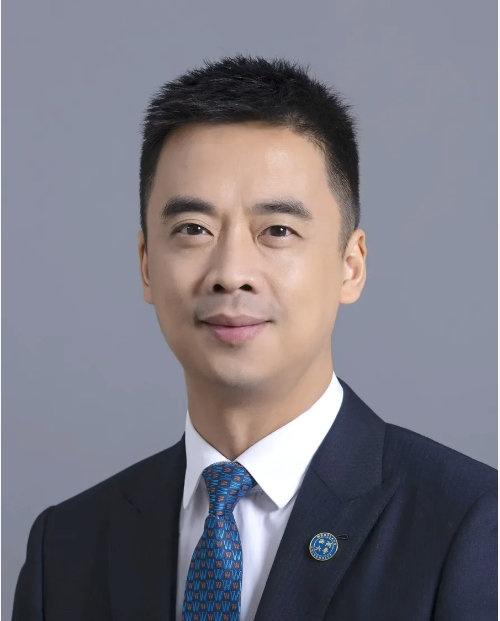 近日，西湖大学国强光学工程讲席教授、副校长、工学院院长仇旻以其在纳米光子学与超表