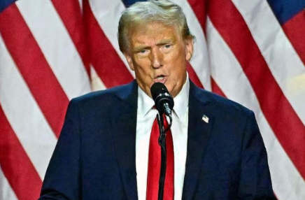 美国这次亏大了。以色列这次空袭，其实把美国的防御承诺彻底击碎了，尤其是中东这些国