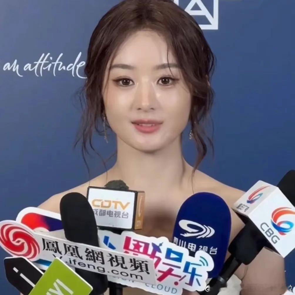 纪梵希全球彩妆代言人是赵丽颖，赵丽颖很沉得住气，大粉团结一致，一点风声没透出来，