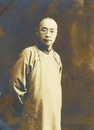 1923年，张宗昌的小妾得了怪病，昏迷不醒，请来名医施今墨。施今墨刚要写药方，却