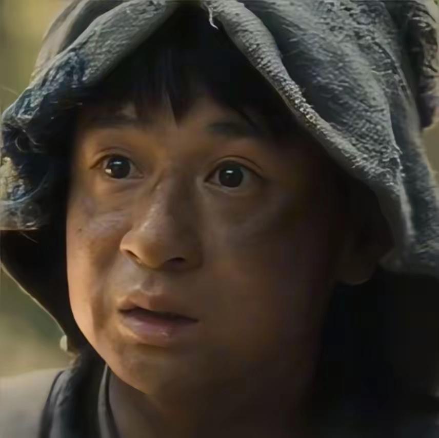 演员黄澄澄说，我毕业于中国传媒大学表演系，但我找不到工作，当时在北京，我不认识任