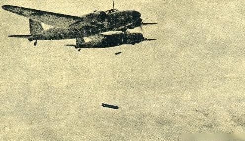 抗战时期，日军打不进重庆，只能靠飞机轰炸，但他们的轰炸机每次飞行的高度刚好是我们