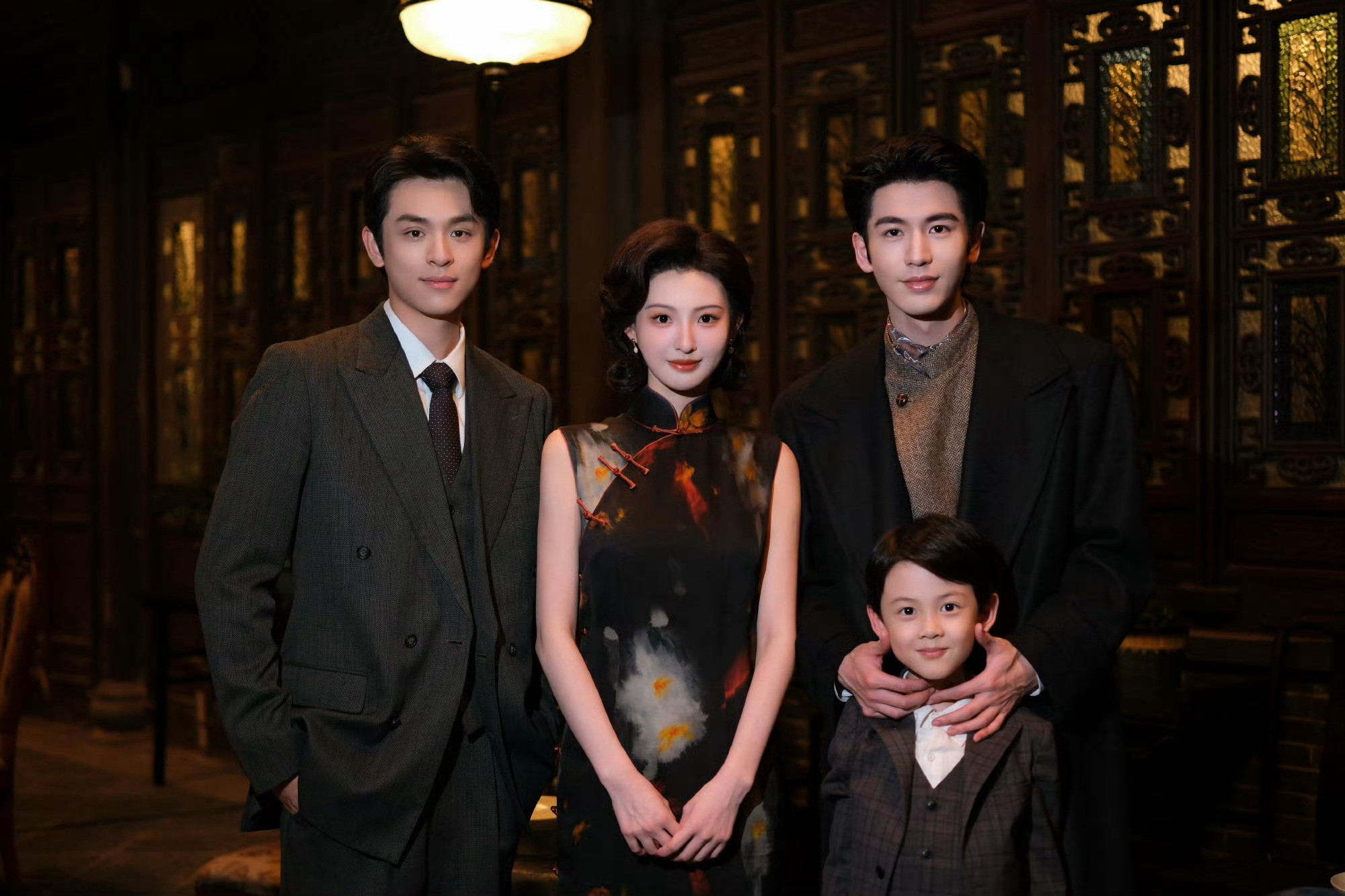 张凌赫新剧和儿子相似度张凌赫新剧孩子五官跟张凌赫好像张凌赫新剧和儿子相似度太高