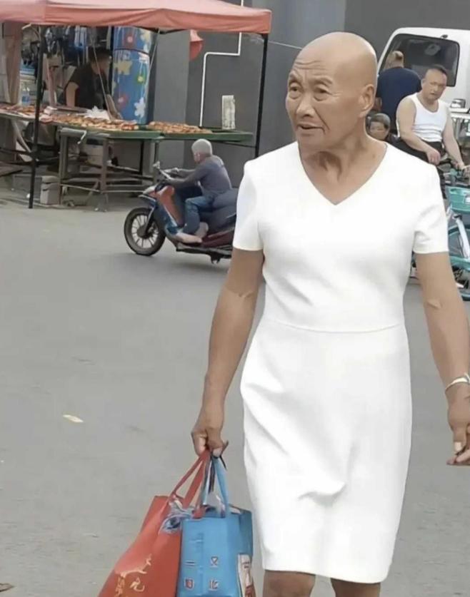 “离大谱！”山东淄博，72岁大爷对“80后”男子积怨已久，提前备好女士