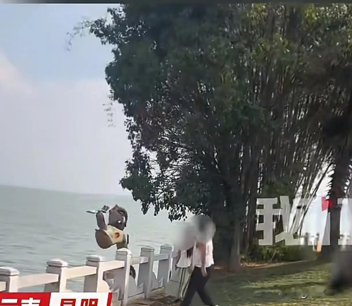 那个把电瓶车扔进滇池的年轻男子被警方行政拘留7日4月16日下午，昆明官渡福保