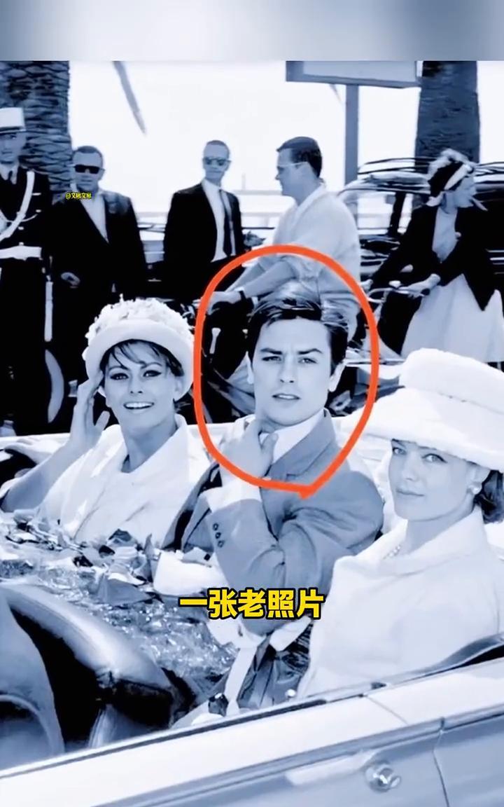 一张老照片拍摄于1962年的法国，原来这才是他年轻时的真实貌相。真的太帅了，帅的