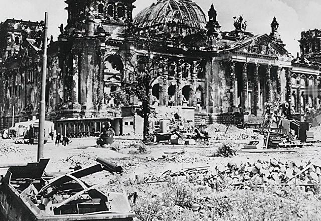 德国投降前后，纳粹高层自尽方式五花八门，如服毒、饮弹等，可是对自己最狠的要数挪威