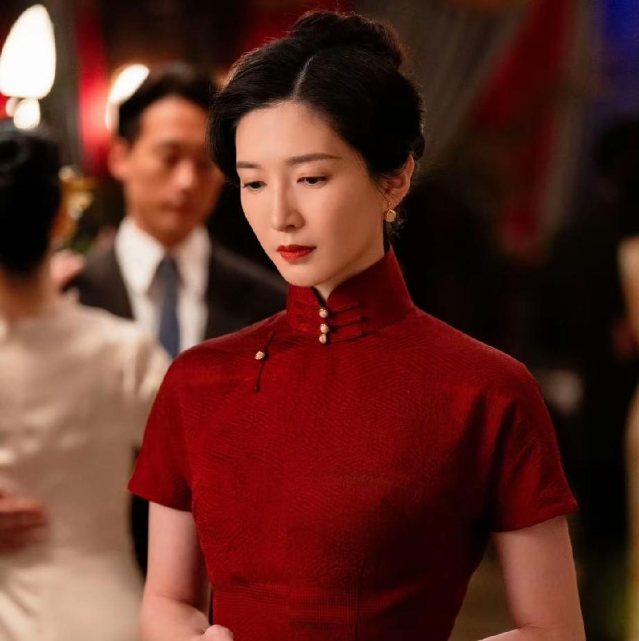 《醒来》里江疏影的接头方式，也太糊弄观众了吧？这是谍战剧吗？这是披着谍战外衣