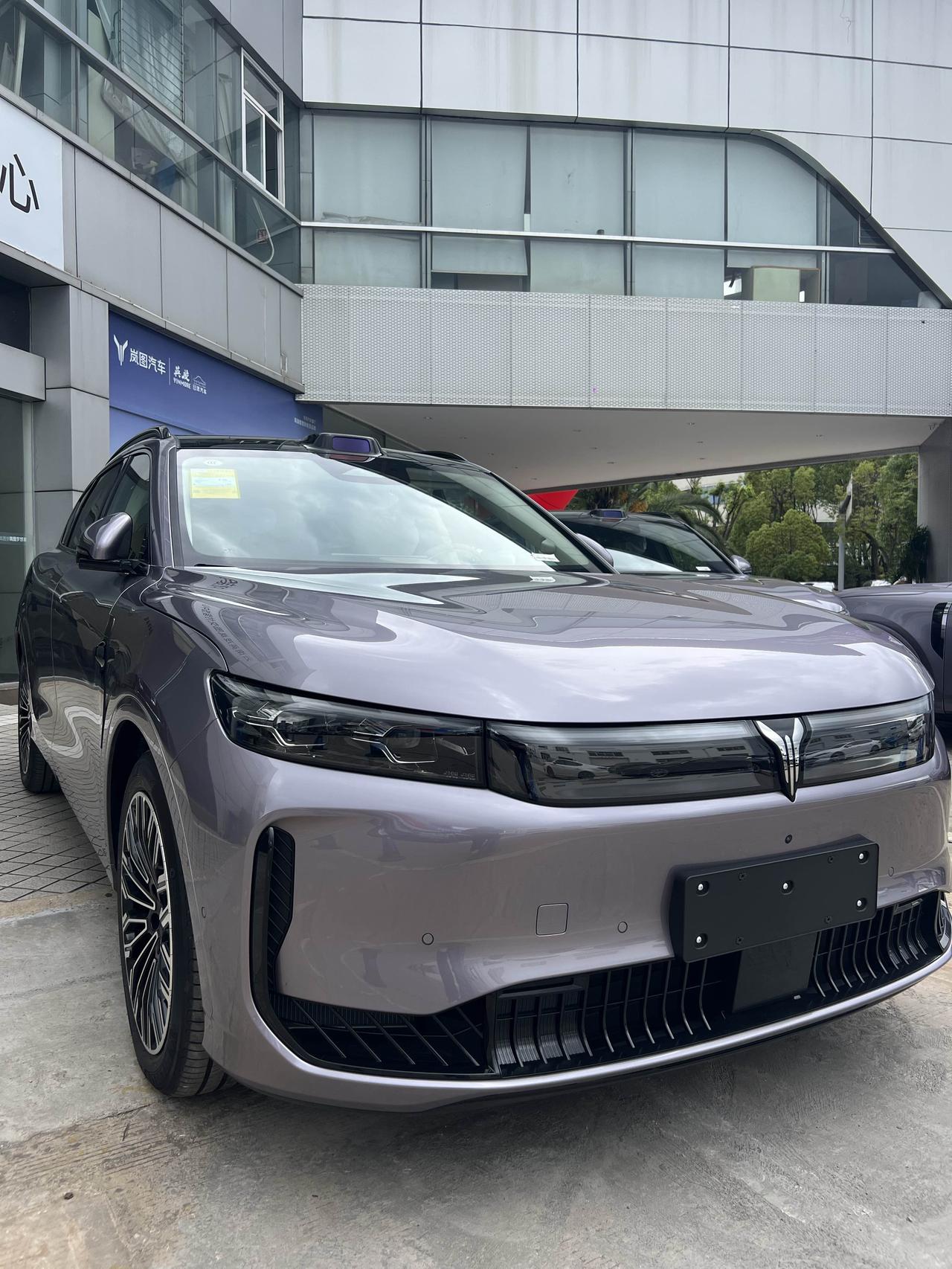 刚刚刷到岚图FREE+的新政策，这次岚图是真把诚意摆台面上，首付6.5万+3年0