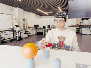 走近“脑机接口” 探秘如何“心想事成”