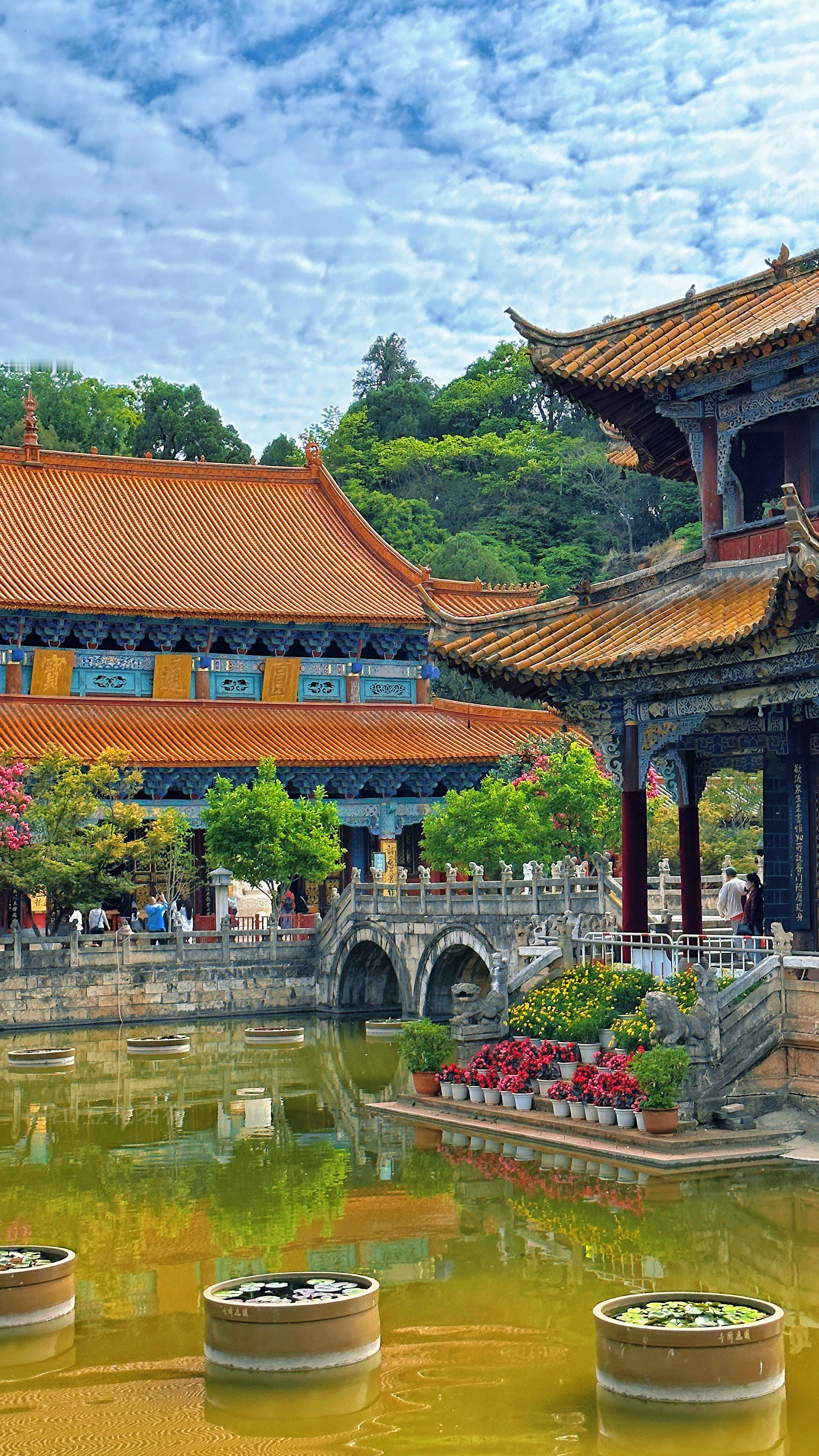 昆明大理丽江香格里拉九天八晚豆花私定小团¥5600/人第一天昆明接机自由活动