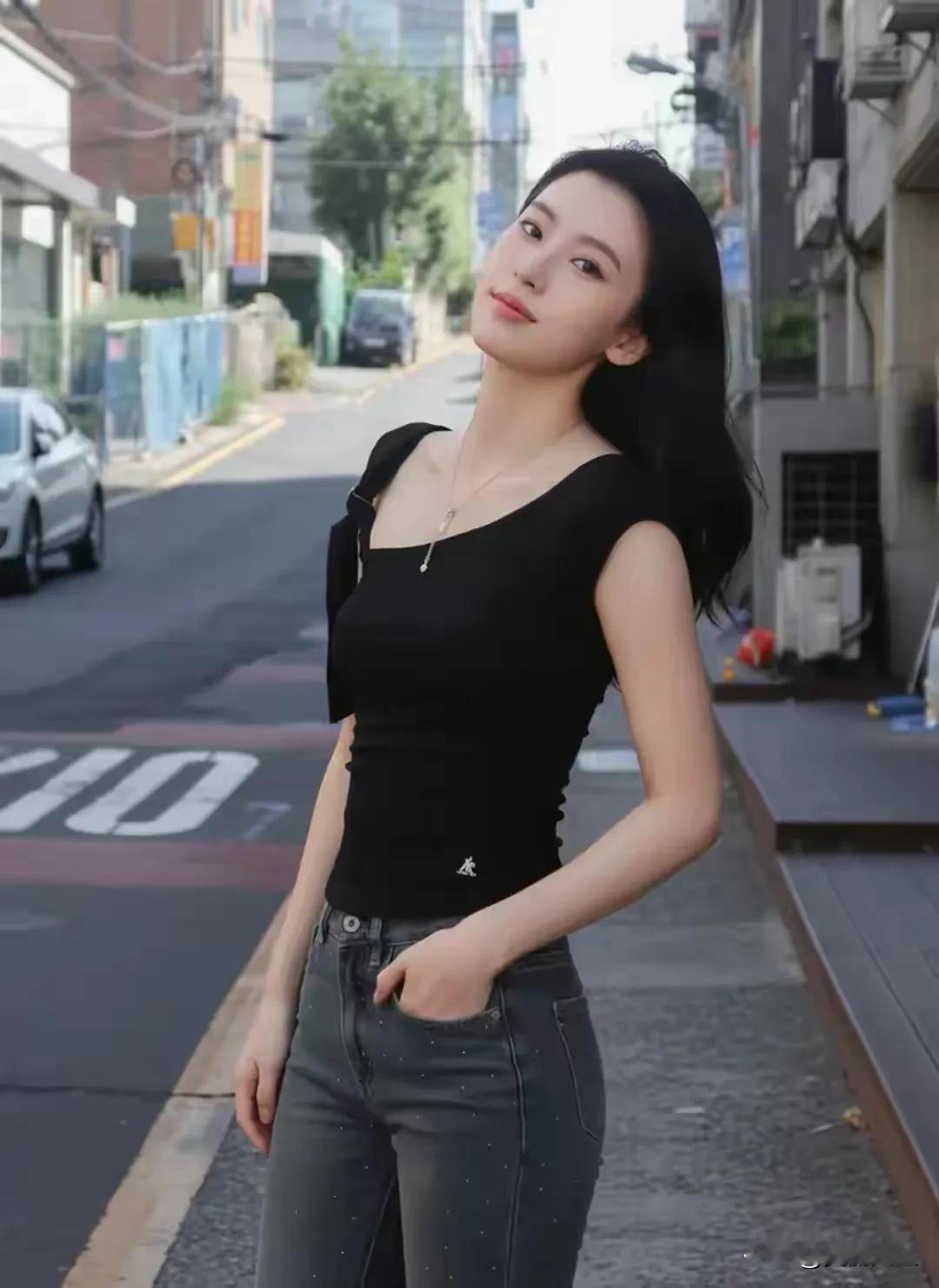 青岛云上海天81层369米高度。入云端见海天~