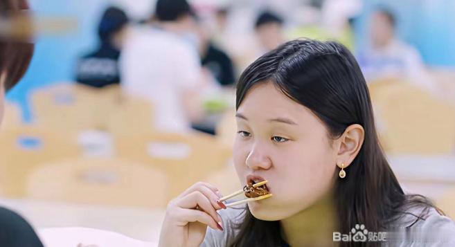终于明白张家齐妈妈为什么老是看不惯女儿了张家齐的有些行为确实看着有点不舒服。尤其