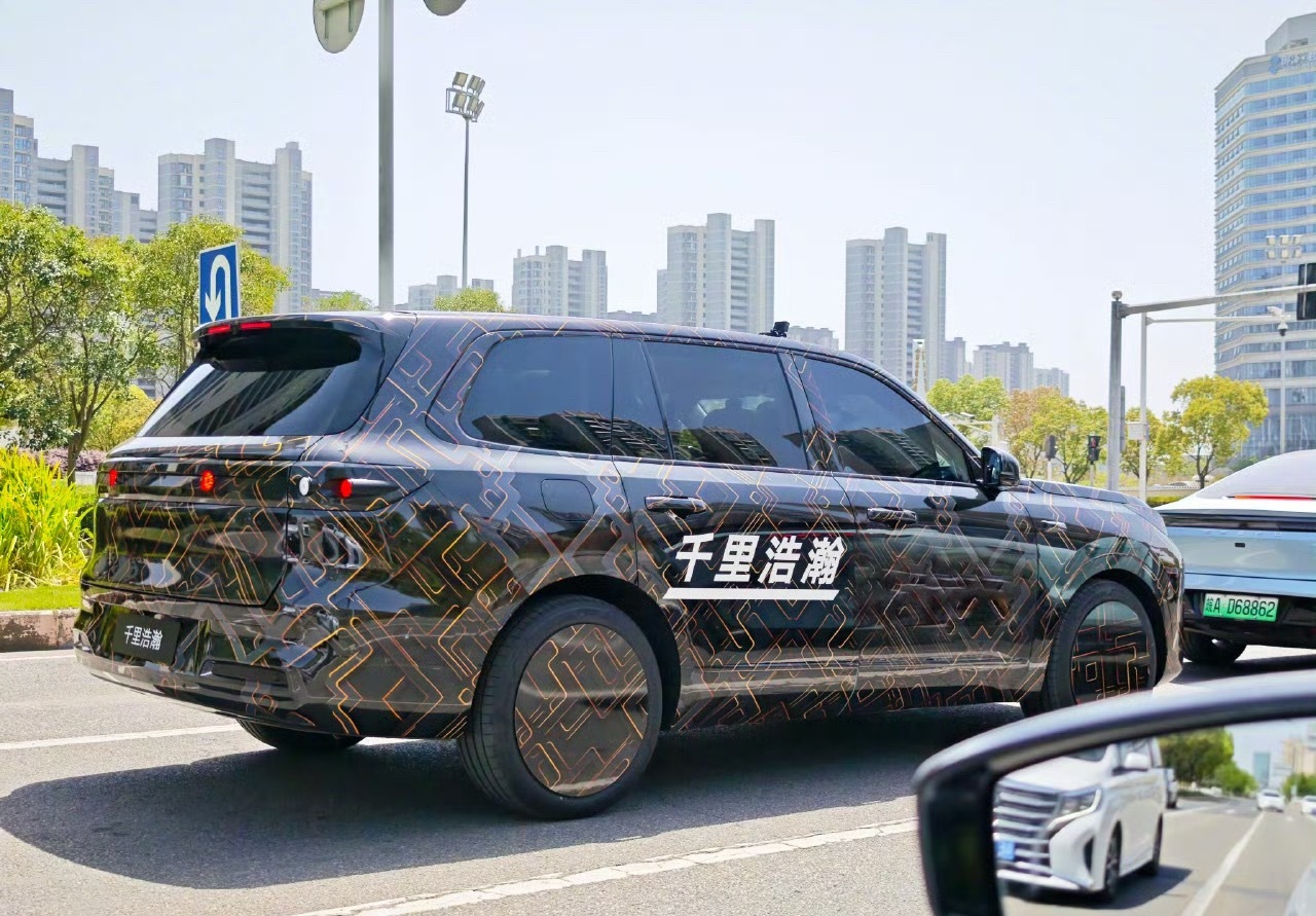 又…又一个M9来了，银河M9…​​​