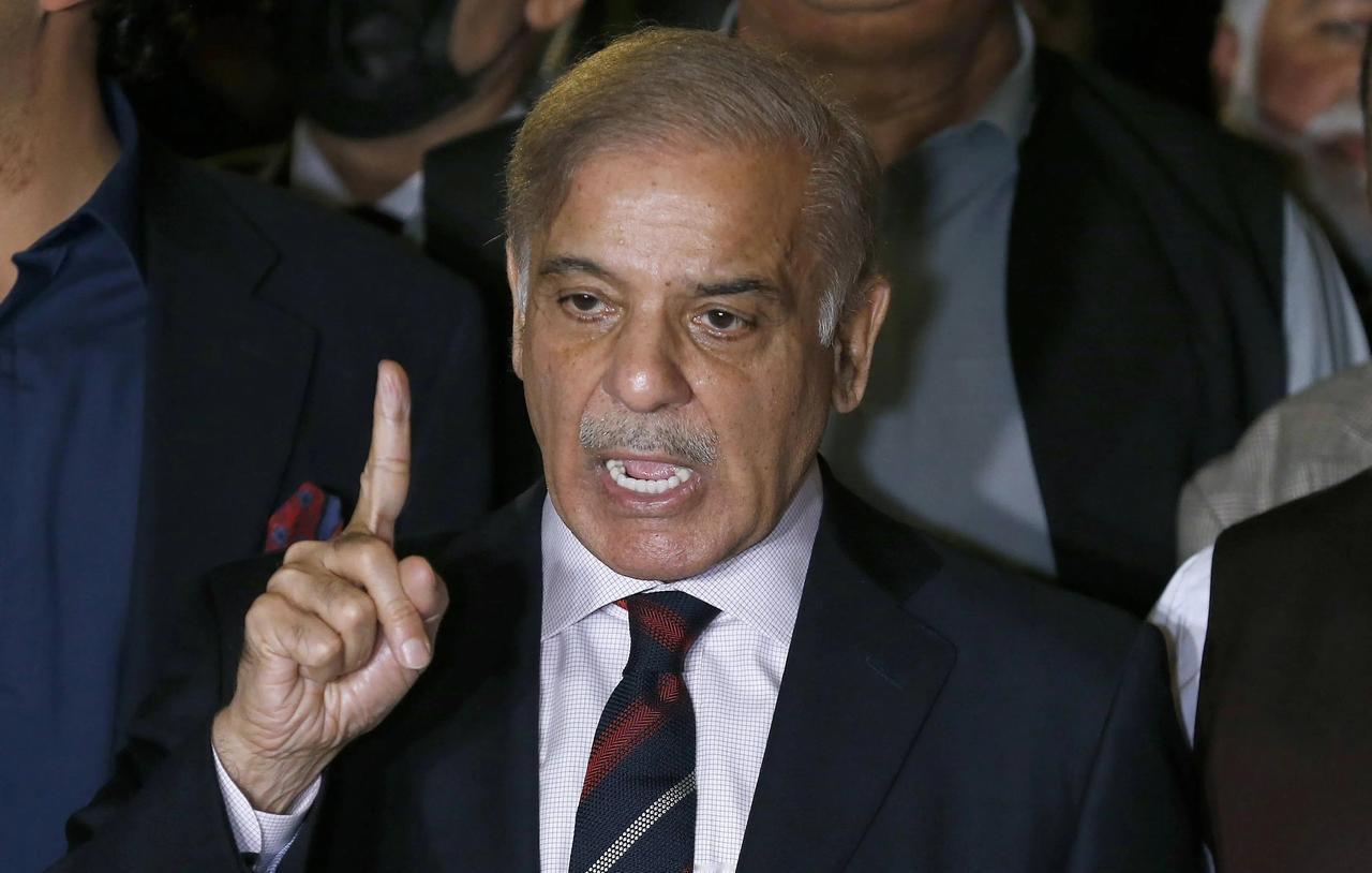 巴基斯坦跟阿富汗，24号又干起来了，边境那边炮火就没停过。我看到这消息的时候