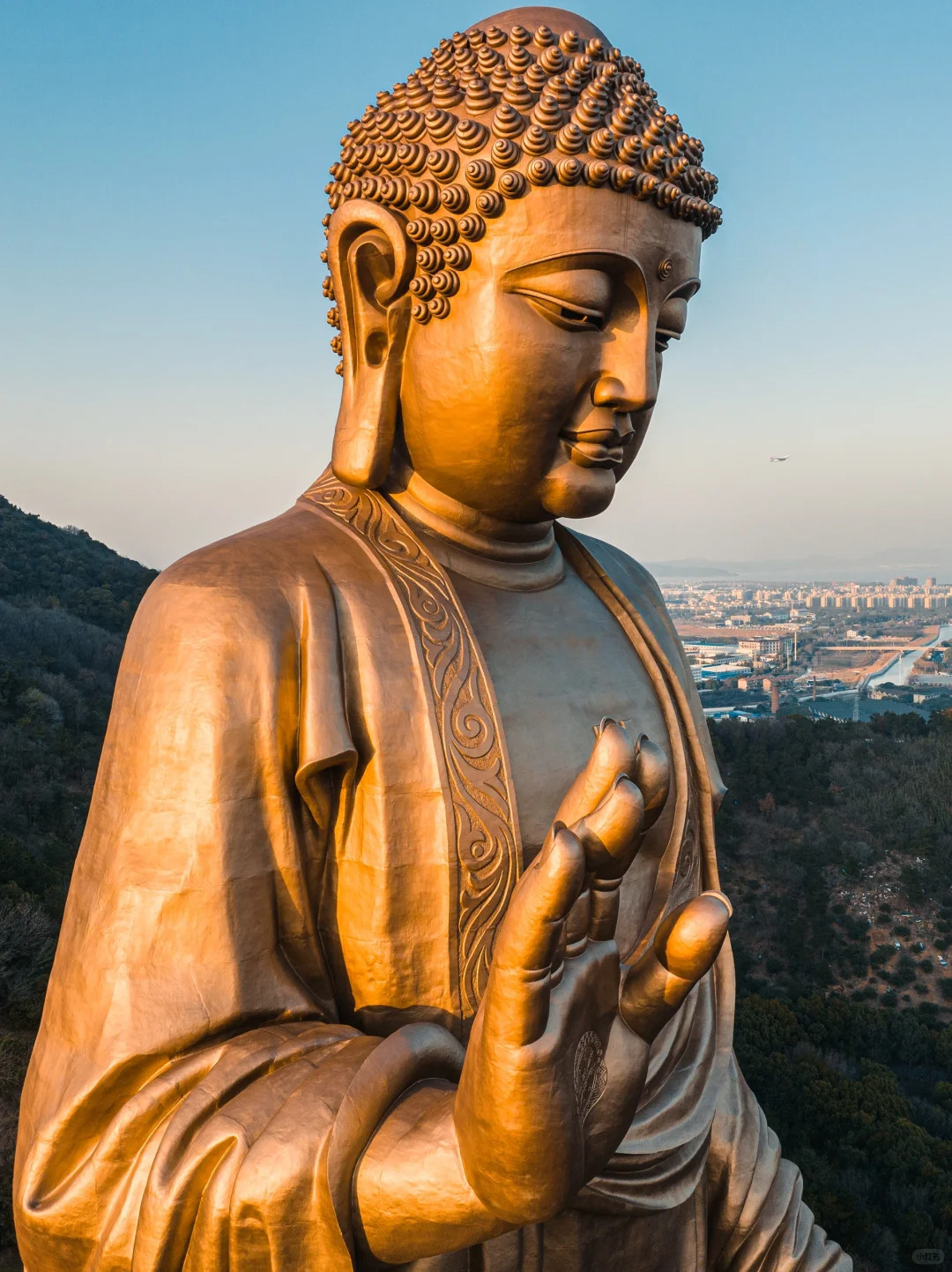 我们一起接灵山大佛的灵气吧！