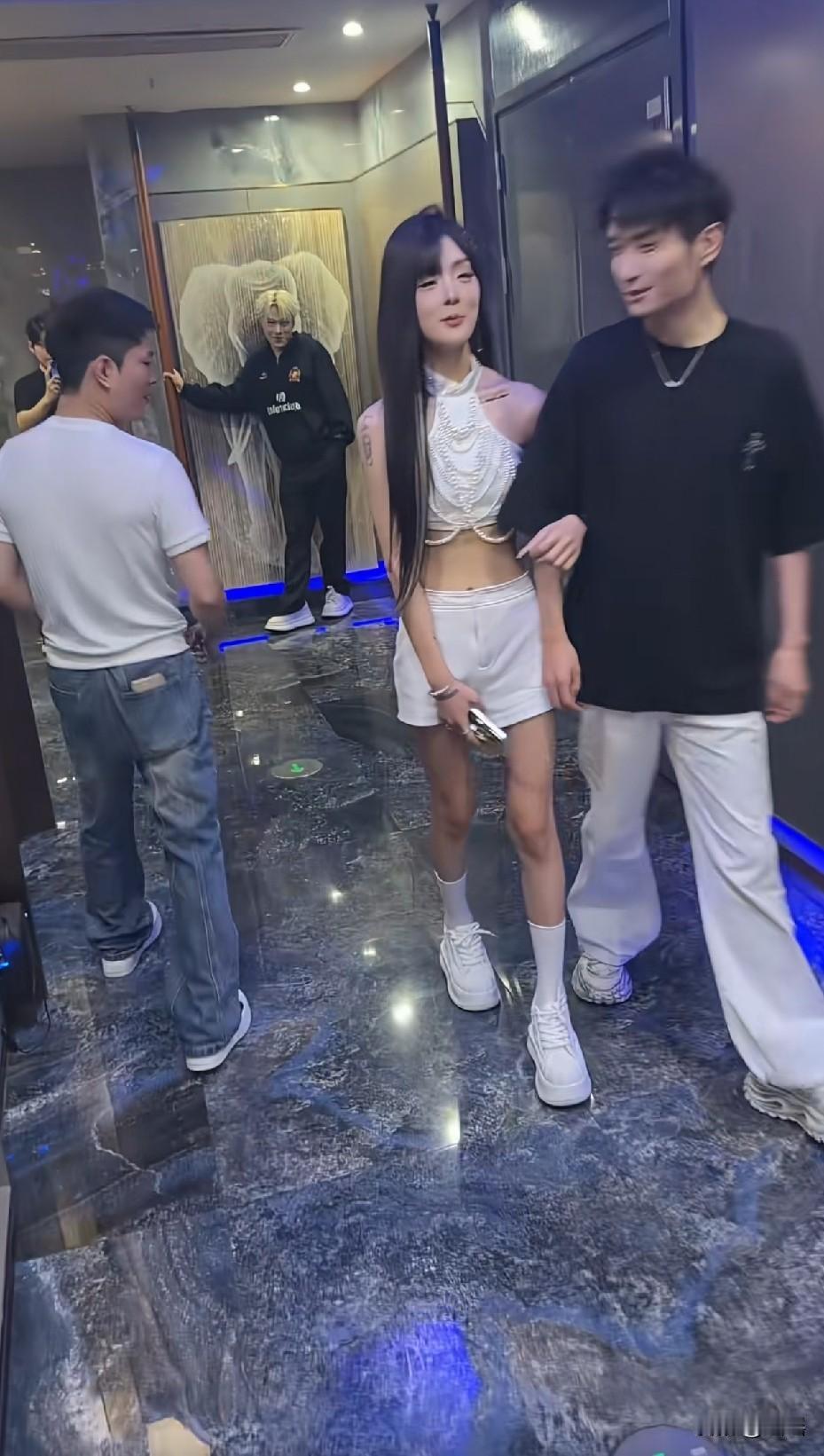 想问一下上海人是不是很有钱的