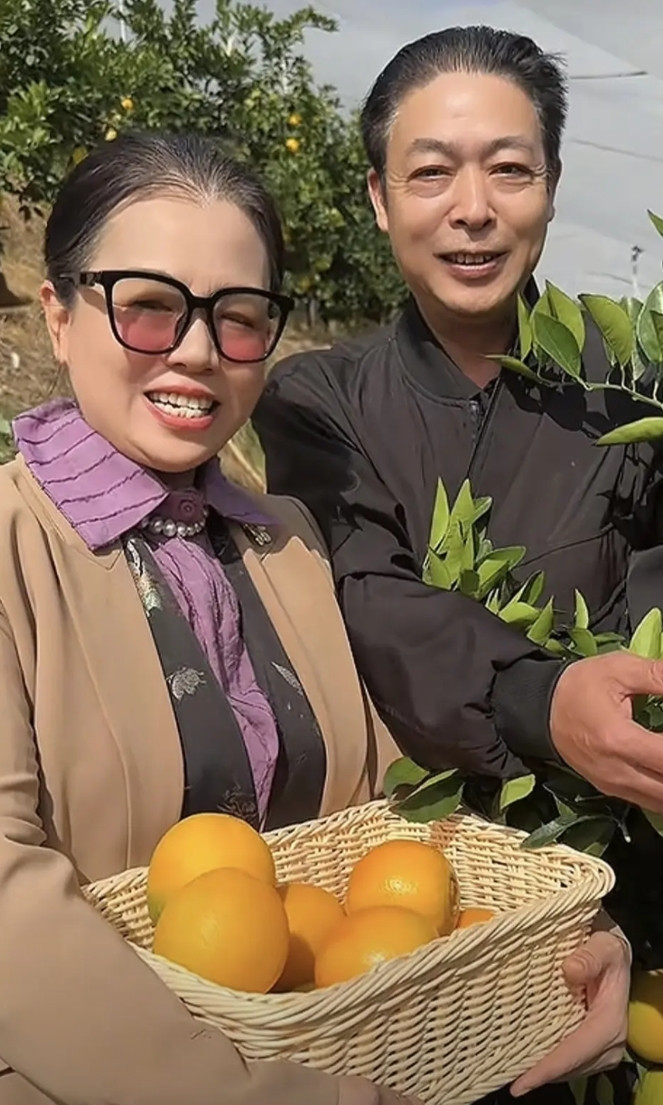 老杜说，“是许敏先出的院，她先抱走我的孩子呀，我是剖腹产的，那几天身体也非常虚弱