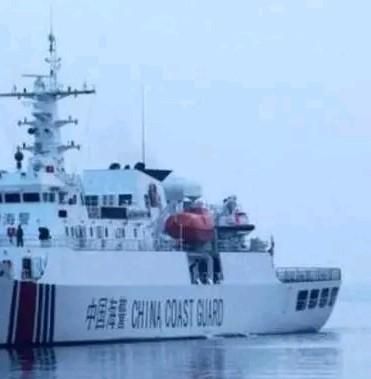 台湾海巡署通报，大陆海警船在端午节当天驶入东沙岛“限制水域”，海巡署派出船舰，双