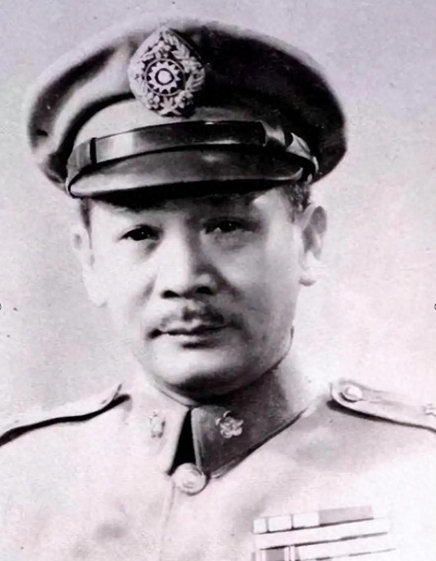 新中国成立后，周恩来多次邀请张发奎归国，张发奎却直言拒绝，两头都不愿去！195