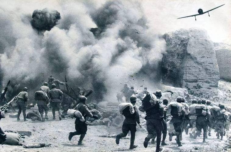 1951年5月27日，180师突围失败，15名战士抢敌军物资挖山洞过冬，在这种艰